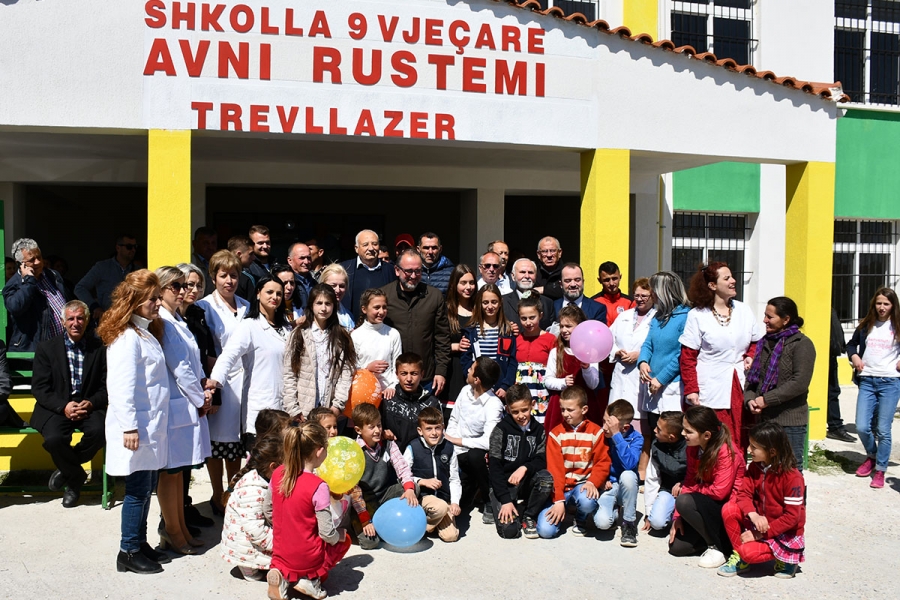 Përurohet shkolla e rikonstruktuar në Trevllazër të Vlorës