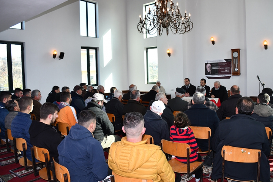 PËRKUJTOHET 100 VJETORI I VDEKJES SË ISMAIL QEMALIT  NË XHAMINË TREVLLAZËR TË VLORËS